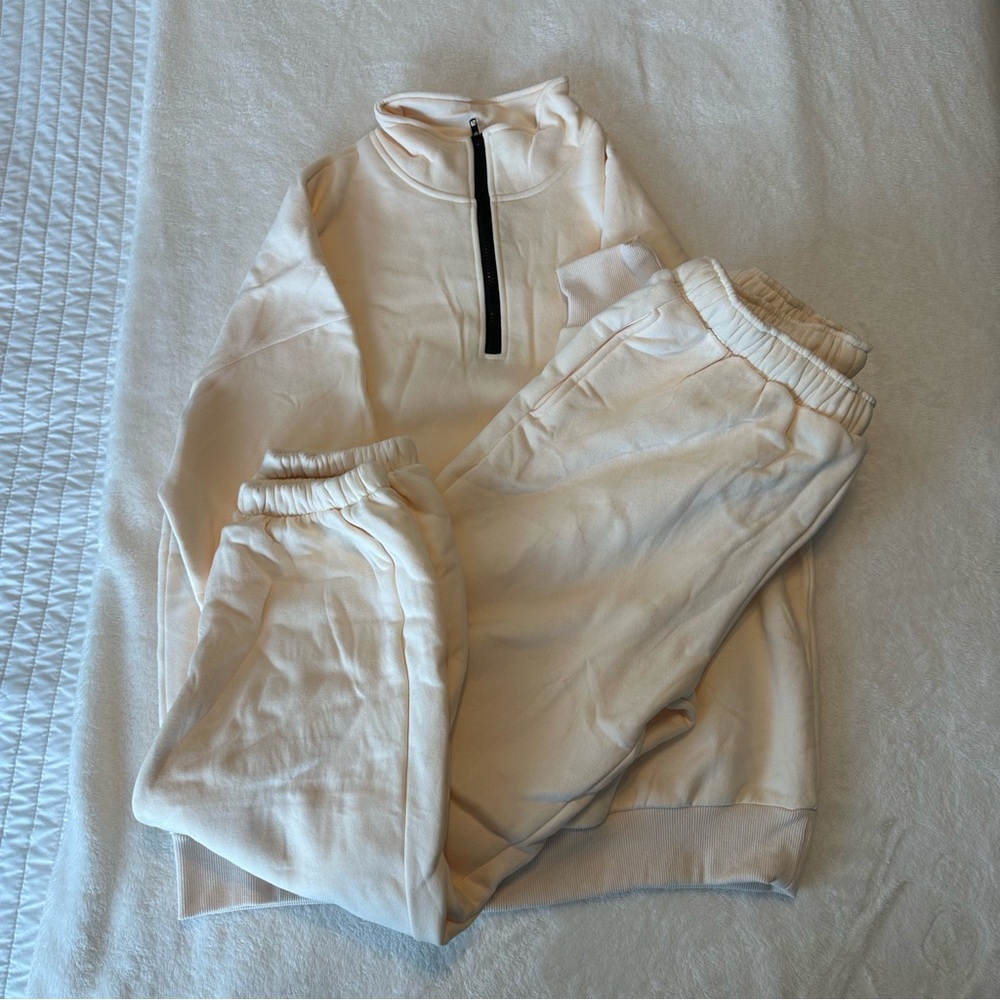 NEW - Sweater & Sweatpants Set